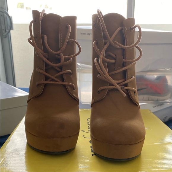 Cathy Jean booties size 5 - Picture 2 of 2